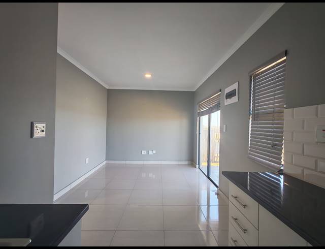2 BEDROOM FREEHOLD FOR SALE IN SHAKASKRAAL